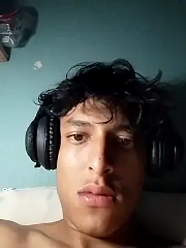 Snapshot of Gabrielhot128e chatting on December 14, 7:58 am Gabrielhot128e online show from December 14, 7:58 am