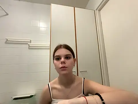 LeyaFlamy online show from December 13, 7:53 pm