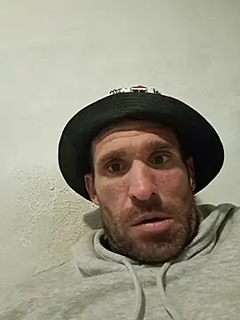 Snapshot of Good1Good4 chatting on December 17, 10:49 pm Good1Good4 online show from December 17, 10:49 pm