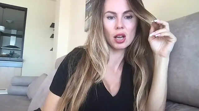 Snapshot of LeMilf chatting on December 22, 11:40 am LeMilf online show from December 22, 11:40 am