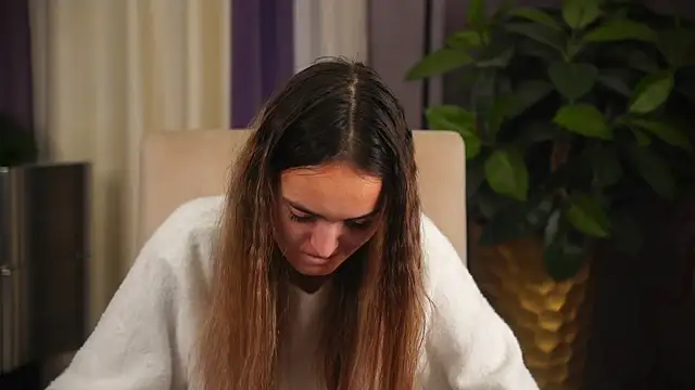 Snapshot of ReathaRagone chatting on December 16, 4:17 am ReathaRagone online show from December 16, 4:17 am