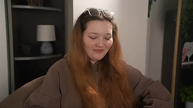 Snapshot of CarlitaWyler chatting on December 14, 12:10 pm CarlitaWyler online show from December 14, 12:10 pm