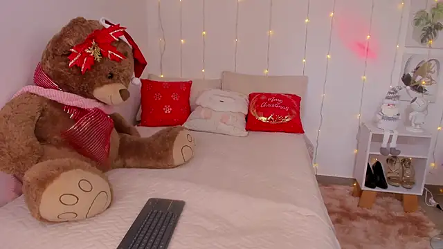 Snapshot of Lily_Hiill7 chatting on December 17, 6:36 pm Lily Hiill7 online show from December 17, 6:36 pm