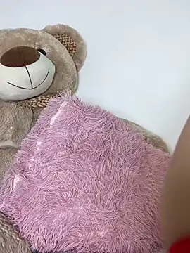 Snapshot of Aleja_oficial chatting on December 17, 10:05 pm Aleja oficial online show from December 17, 10:05 pm