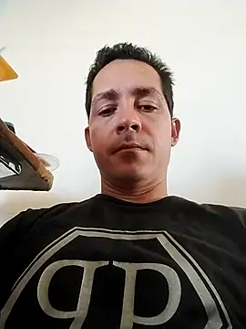 Snapshot of Chris_hot33 chatting on December 17, 5:41 pm Chris hot33 online show from December 17, 5:41 pm