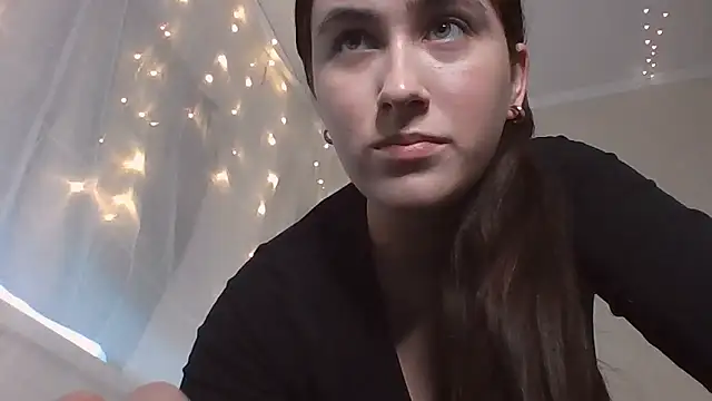 moonhigl online show from December 16, 12:21 pm