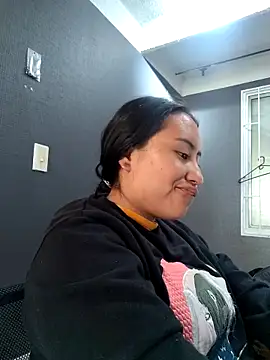 Snapshot of Venuz_Rivers_ chatting on December 16, 3:39 pm Venuz Rivers online show from December 16, 3:39 pm