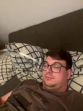 domigeil10 online show from December 16, 9:20 pm