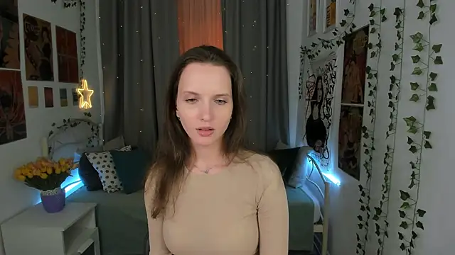 Snapshot of Ariadna_Shy chatting on February 2, 2:06 am Ariadna Shy online show from February 2, 2:06 am