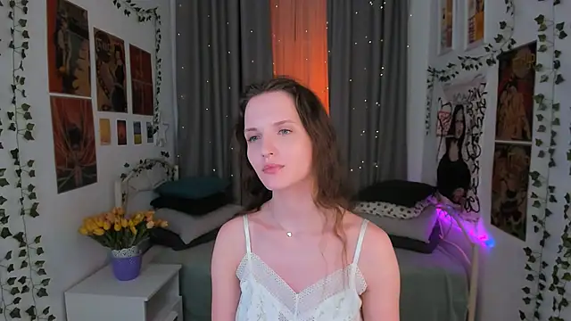 Snapshot of Ariadna_Shy chatting on February 24, 4:49 am Ariadna Shy online show from February 24, 4:49 am