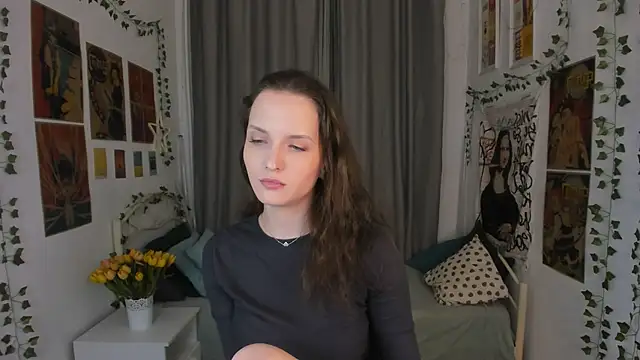 Snapshot of Ariadna_Shy chatting on December 13, 10:15 pm Ariadna Shy online show from December 13, 10:15 pm