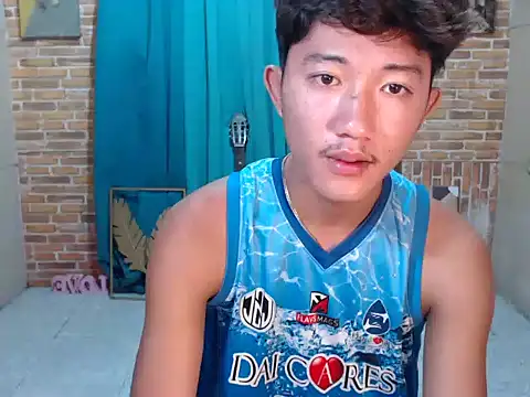 ur boy janloyd online show from December 18, 11:22 pm