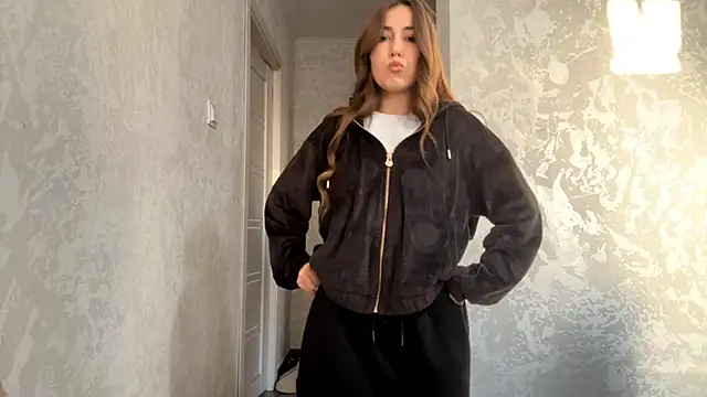 Snapshot of DeannaSuri chatting on December 19, 1:29 pm DeannaSuri online show from December 19, 1:29 pm