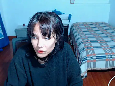 Snapshot of gala133 chatting on December 19, 12:06 am gala133 online show from December 19, 12:06 am