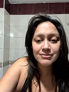 Snapshot of pilarlucky chatting on December 19, 2:18 am pilarlucky online show from December 19, 2:18 am