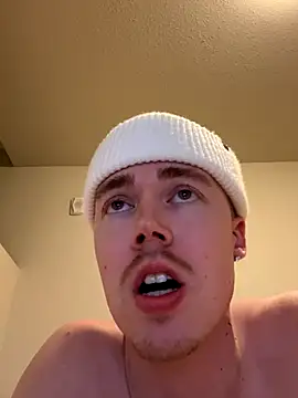 Snapshot of lukalovesyou chatting on December 18, 5:02 am lukalovesyou online show from December 18, 5:02 am