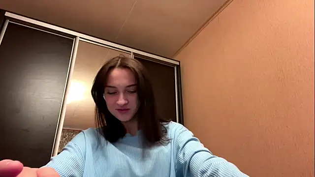 TinyLisa online show from December 21, 6:53 am