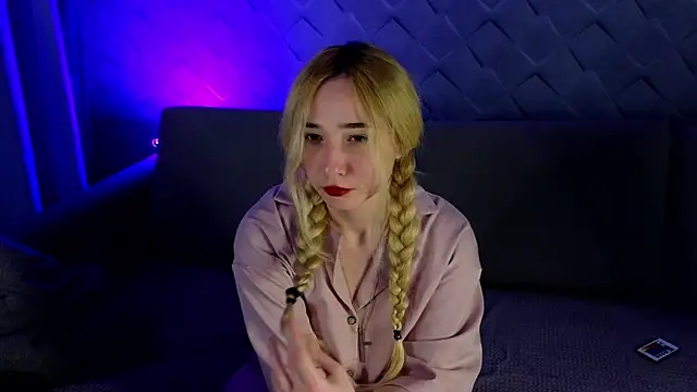 lilcozyvert  online show from December 21, 10:39 pm