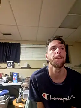 Snapshot of HungGuy1999 chatting on December 22, 4:42 am HungGuy1999 online show from December 22, 4:42 am