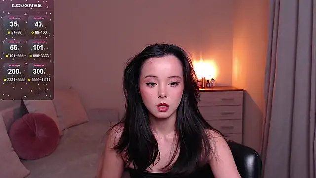 lia hetty online show from January 12, 3:57 pm