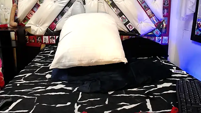 abril onnel online show from March 10, 8:34 pm