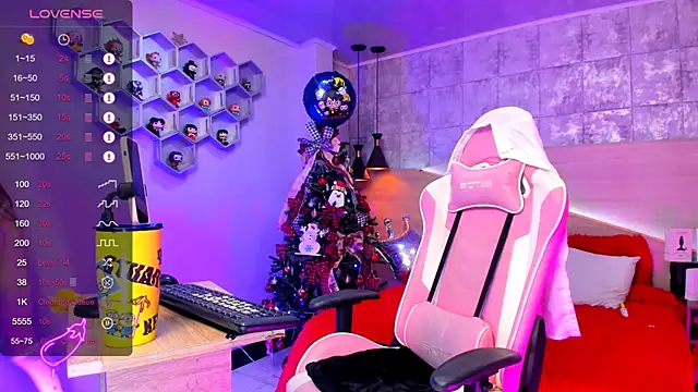 kylliefox  online show from December 21, 1:32 pm