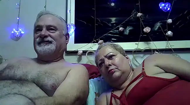 Snapshot of bialoba7 chatting on December 30, 11:28 pm bialoba7 online show from December 30, 11:28 pm