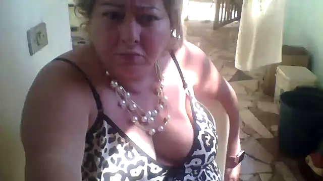 Snapshot of bialoba7 chatting on September 10, 4:40 pm bialoba7 online show from September 10, 4:40 pm