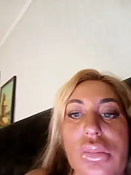 MiaMooly online show from September 18, 4:53 pm