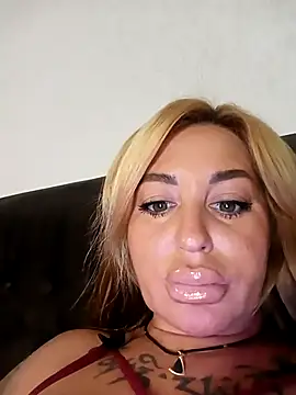 MiaMooly online show from September 27, 3:39 pm