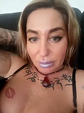 MiaMooly online show from October 31, 11:00 am