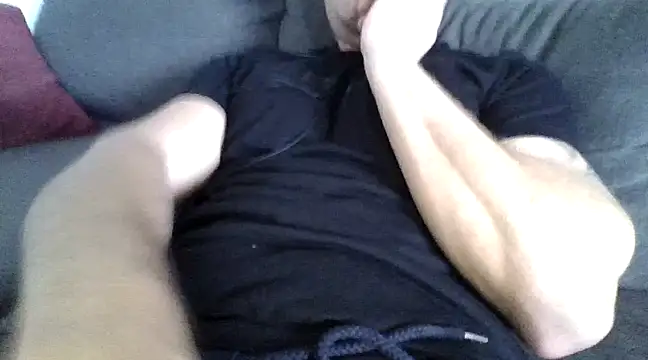 Snapshot of Tommyzzzzzz chatting on December 28, 10:58 am Tommyzzzzzz online show from December 28, 10:58 am