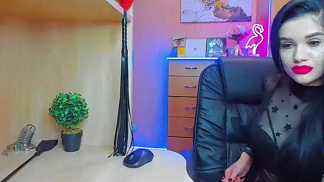 KristiTopxx online show from March 3, 8:32 pm