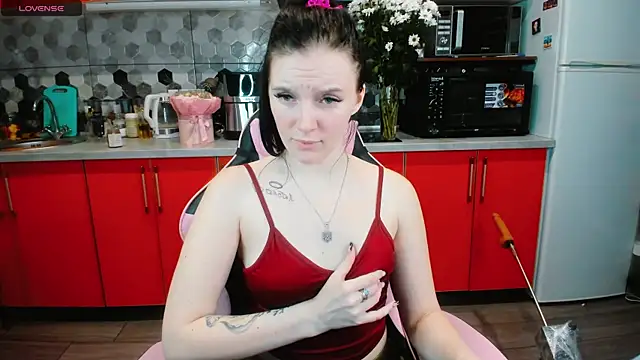 Snapshot of Mary_Blu chatting on February 3, 5:24 pm Mary Blu online show from February 3, 5:24 pm