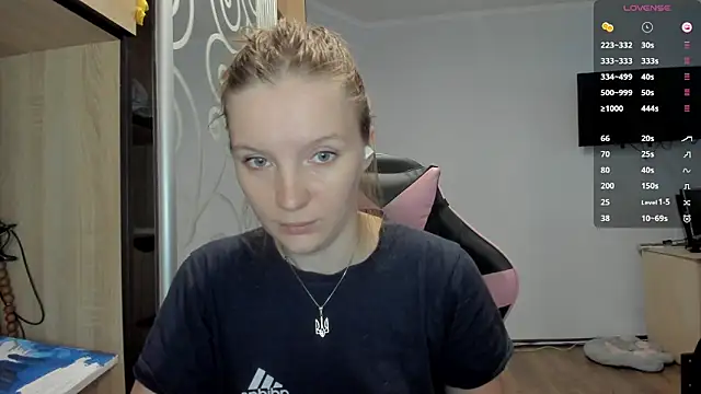 Snapshot of Mary_Blu chatting on September 20, 8:15 am Mary Blu online show from September 20, 8:15 am