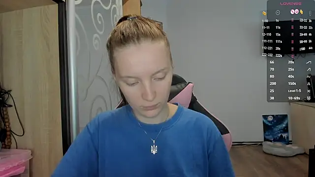 Snapshot of Mary_Blu chatting on September 27, 7:46 am Mary Blu online show from September 27, 7:46 am