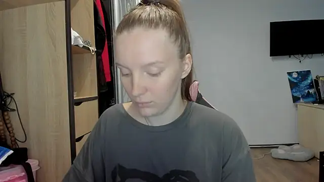 Snapshot of Mary_Blu chatting on October 1, 12:11 pm Mary Blu online show from October 1, 12:11 pm