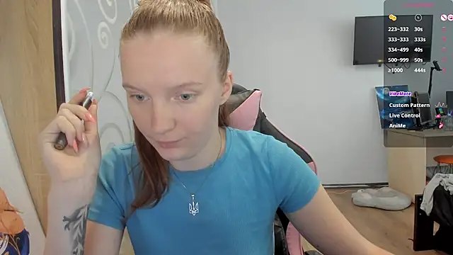 Snapshot of Mary_Blu chatting on October 3, 8:00 am Mary Blu online show from October 3, 8:00 am