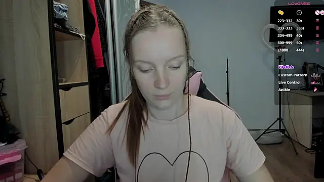 Snapshot of Mary_Blu chatting on October 12, 9:08 am Mary Blu online show from October 12, 9:08 am