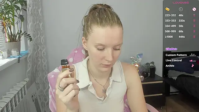 Snapshot of Mary_Blu chatting on November 16, 9:59 am Mary Blu online show from November 16, 9:59 am