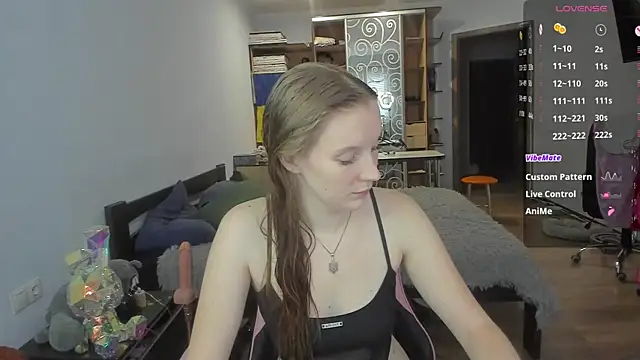 Snapshot of Mary_Blu chatting on November 26, 12:28 pm Mary Blu online show from November 26, 12:28 pm