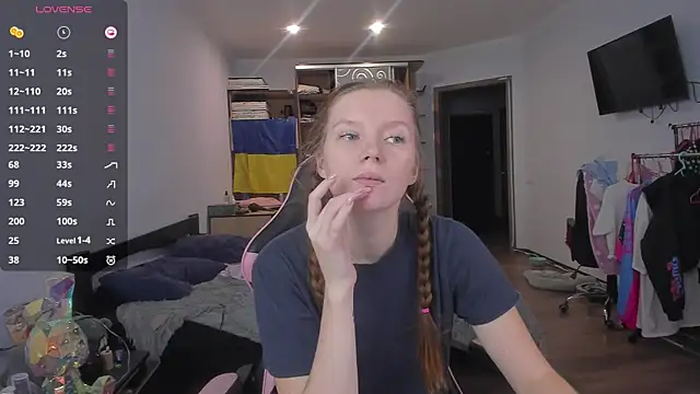 Snapshot of Mary_Blu chatting on November 29, 10:51 am Mary Blu online show from November 29, 10:51 am