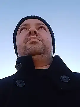 Snapshot of Luceriusbigass chatting on December 19, 11:18 am Luceriusbigass online show from December 19, 11:18 am