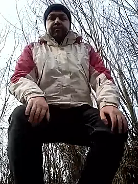 Snapshot of Luceriusbigass chatting on December 5, 12:03 pm Luceriusbigass online show from December 5, 12:03 pm