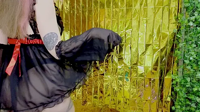 Snapshot of Sansarella chatting on March 12, 5:07 pm Sansarella online show from March 12, 5:07 pm