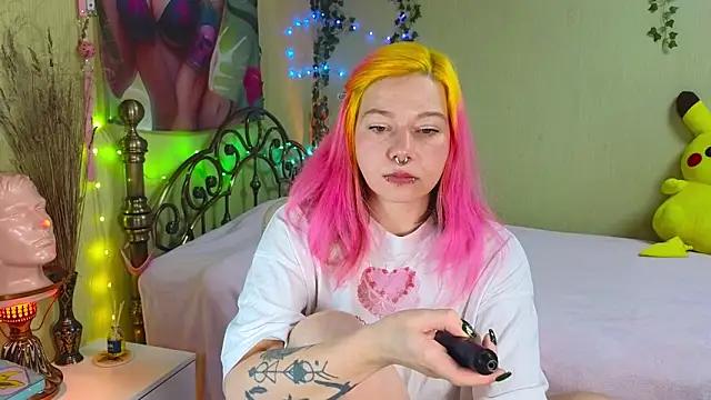 Snapshot of Sansarella chatting on December 15, 1:04 pm Sansarella online show from December 15, 1:04 pm