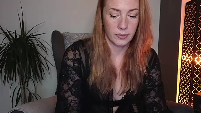 Sharon Red online show from October 4, 3:43 pm