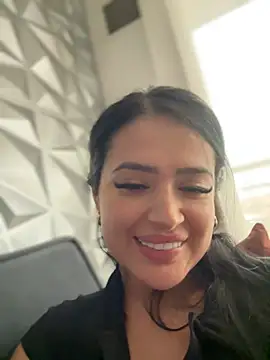 Sara fun online show from March 5, 4:35 pm