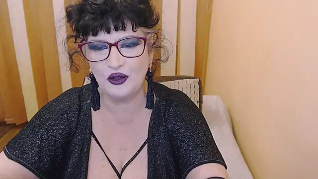 QuuenOfSin online show from March 2, 5:25 pm