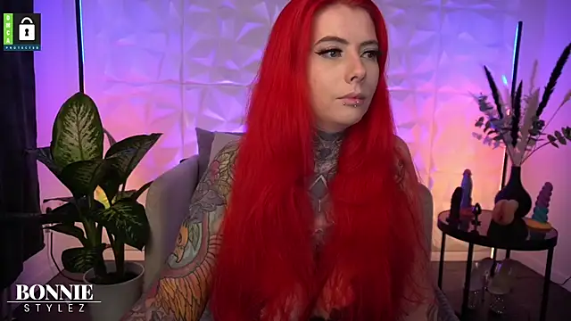 BonnieStylez online show from September 14, 7:35 pm